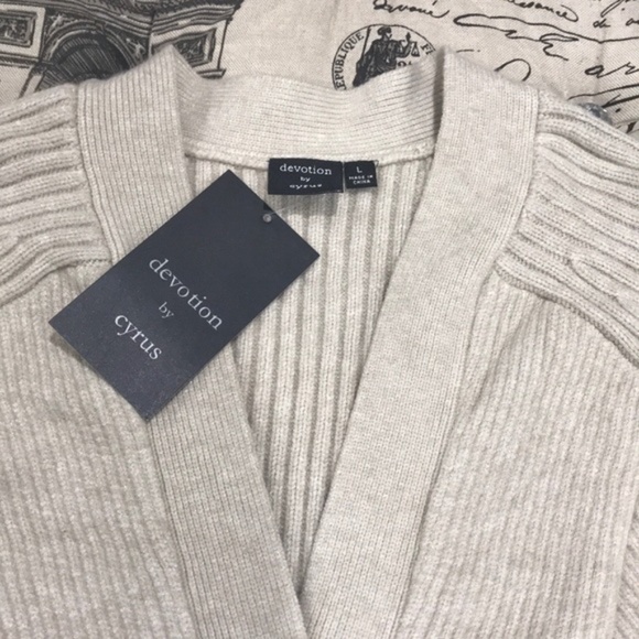 Cyrus V-Neck Button Front Cardigan - Picture 4 of 8